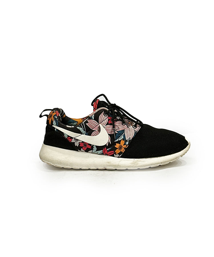 Nike Roshe Run Black Floral Aloha (GS)