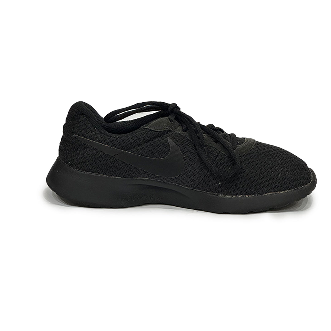 Nike Tanjun Athletic Running Shoes